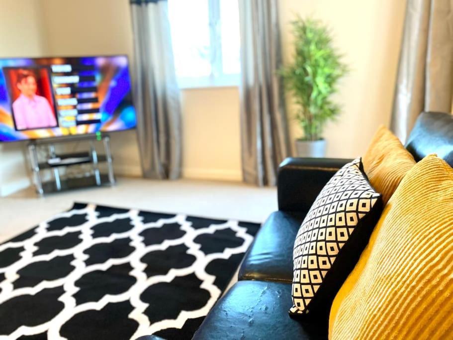 Amazing 2-Bed City Centre Apt With Parking Coventry Extérieur photo